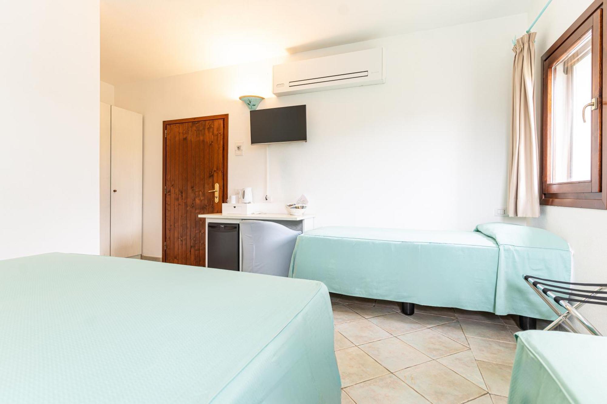 Hotel Villa Gemella Baja Sardinia Eksteriør bilde