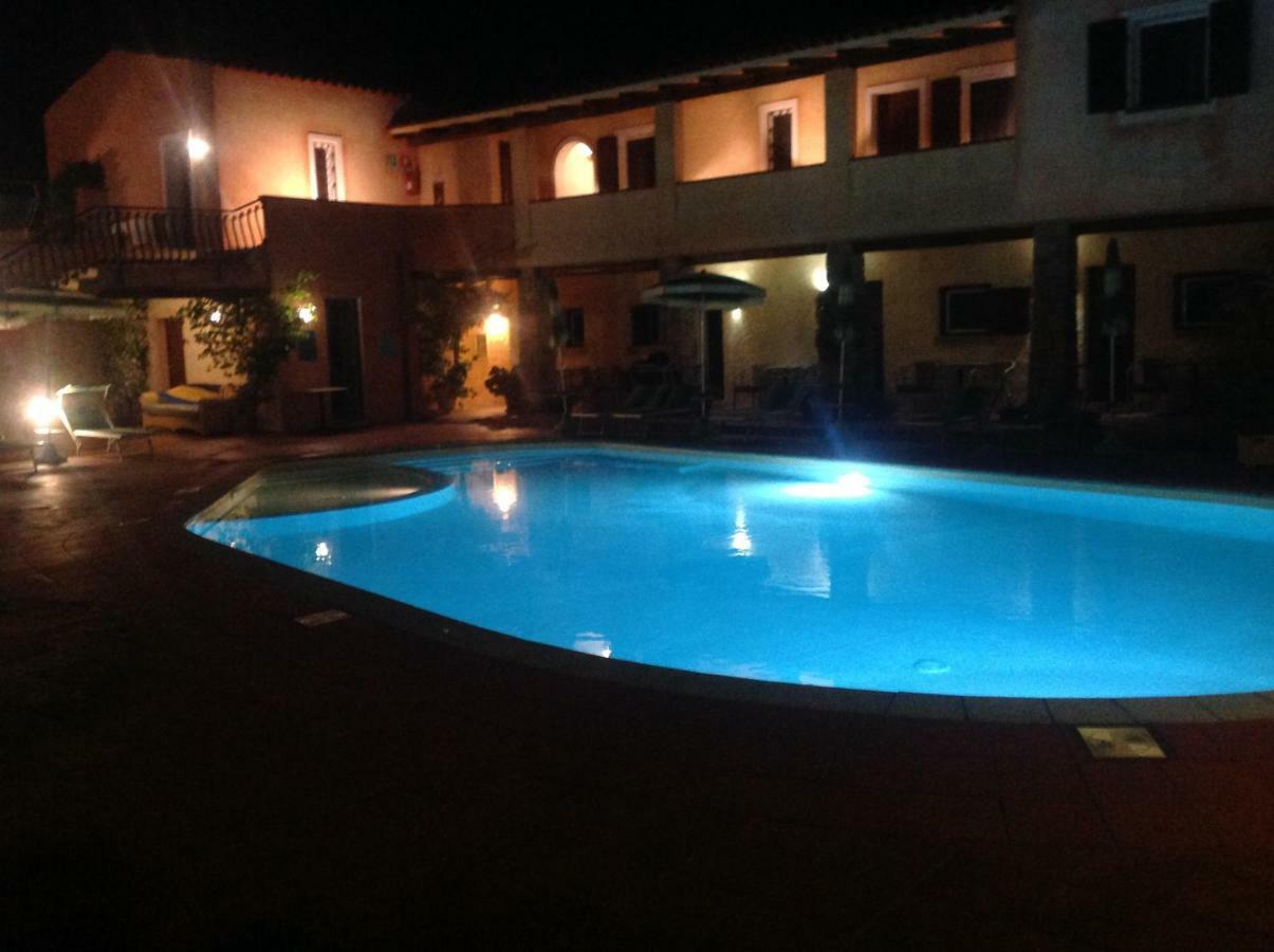 Hotel Villa Gemella Baja Sardinia Eksteriør bilde